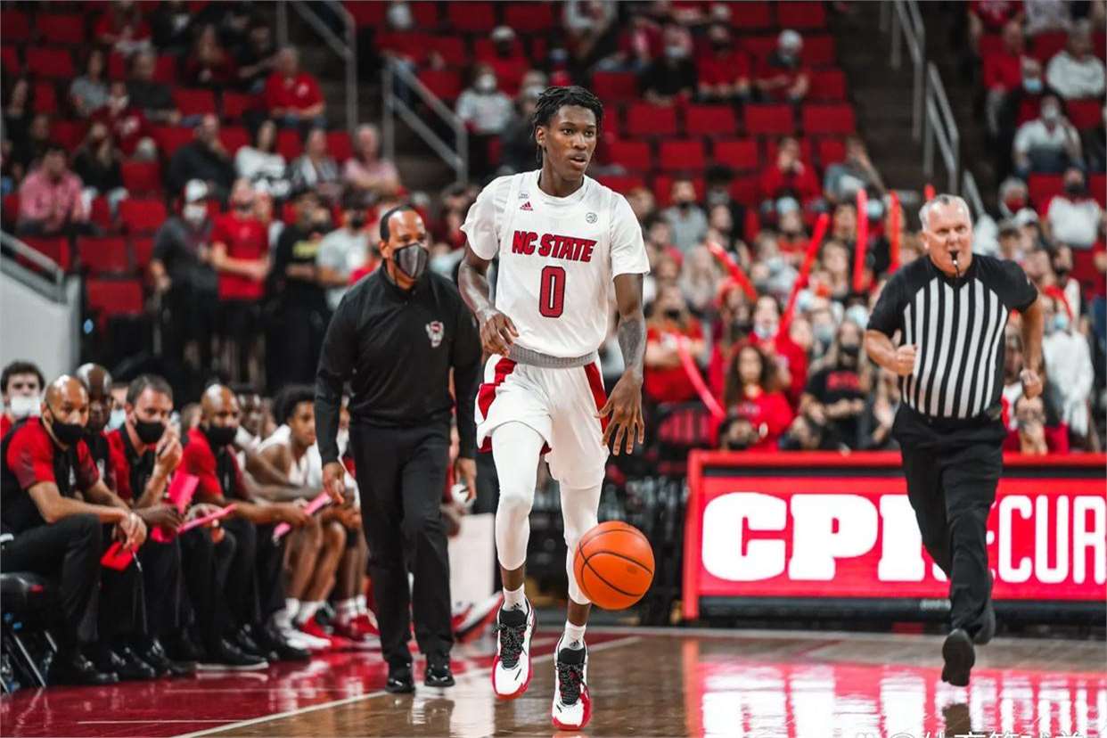 步行者队外援表现出色，球队士气高涨